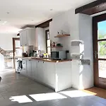 펜션 Historic Wine-stone House