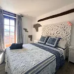 Historic Wine-stone House * 비파바