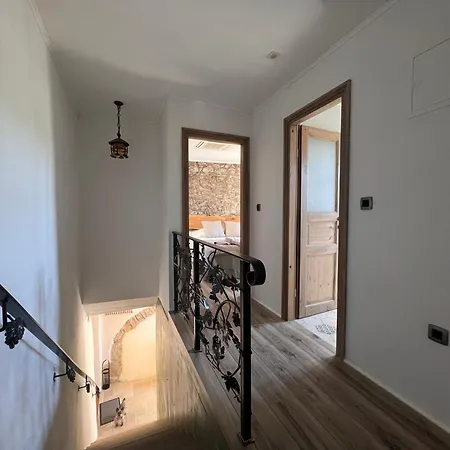 Historic Wine-stone House *