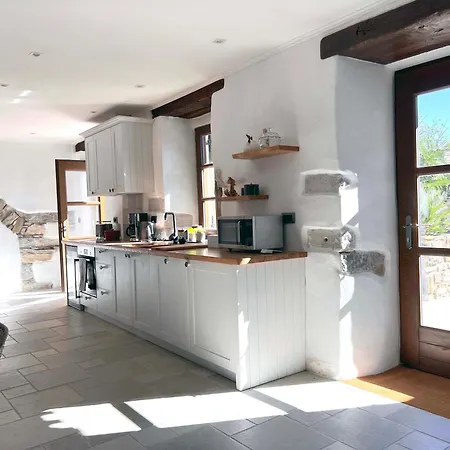 Vikendica Historic Wine-stone House