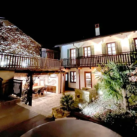Historic Wine-stone House 別荘
