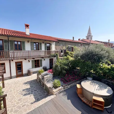 Vikendica Historic Wine-stone House