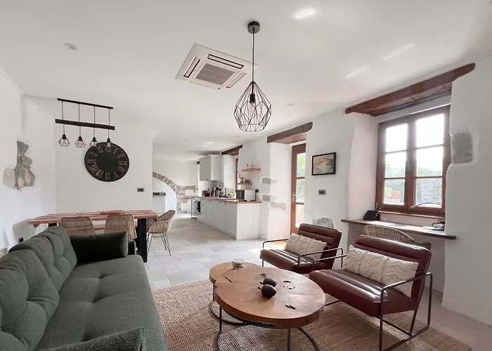 Historic Wine-stone House 別荘 ヴィパーヴァ