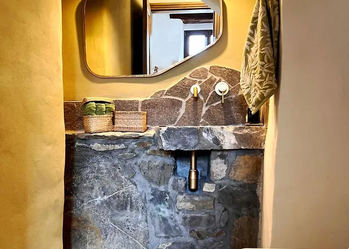 Historic Wine-stone House *