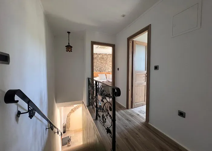 Historic Wine-stone House *