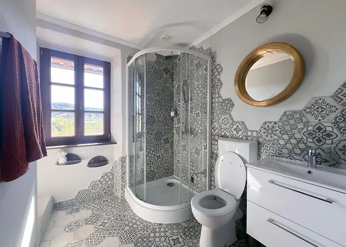 Historic Wine-stone House