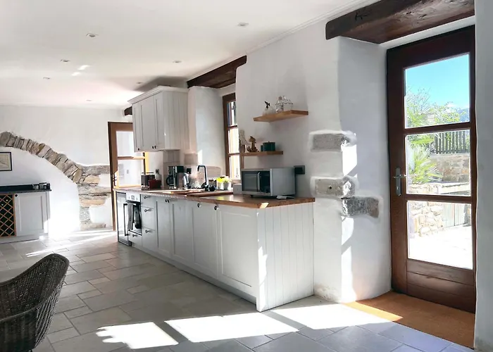 別荘 Historic Wine-stone House