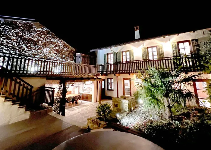 Historic Wine-stone House 別荘