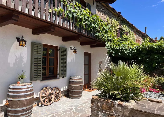 Historic Wine-stone House 別荘 *