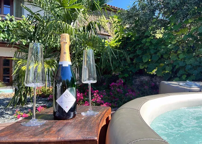 Historic Wine-stone House ヴィパーヴァ